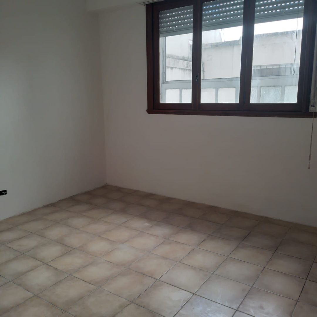 Vista 1 de Departamento 4 ambientes en planta baja en Barracas